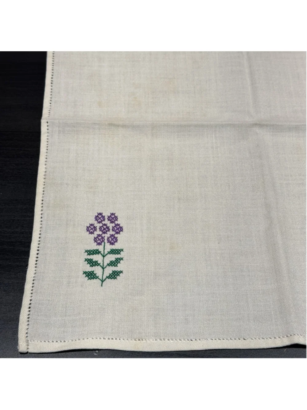 Unbranded tea day cloth